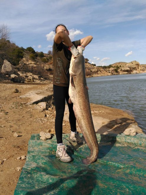 cristina-muela-sesion-carpfishing