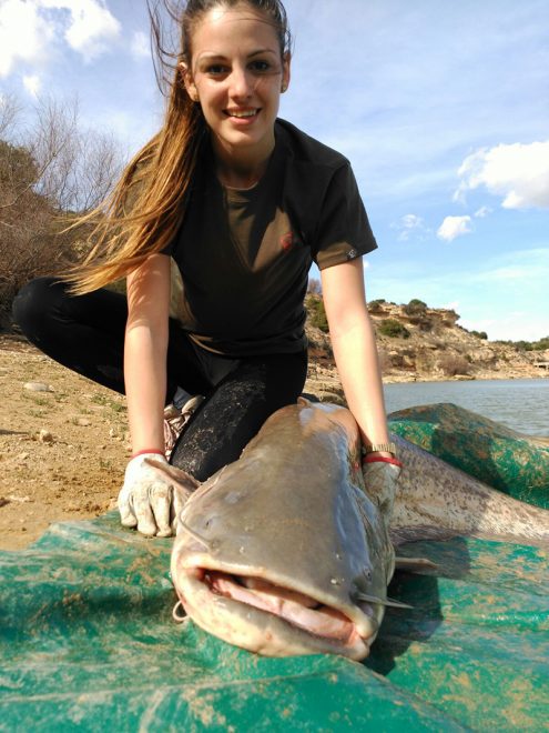 cristina-muela-sesion-carpfishing